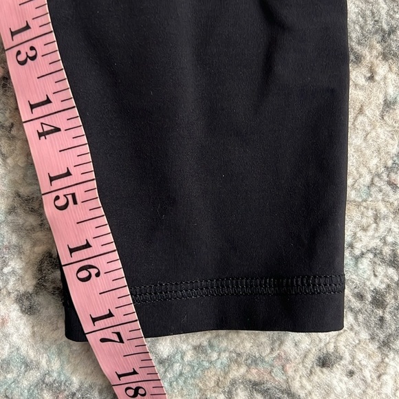 Lululemon Run Mod Moves Crop 17” - Picture 4 of 10